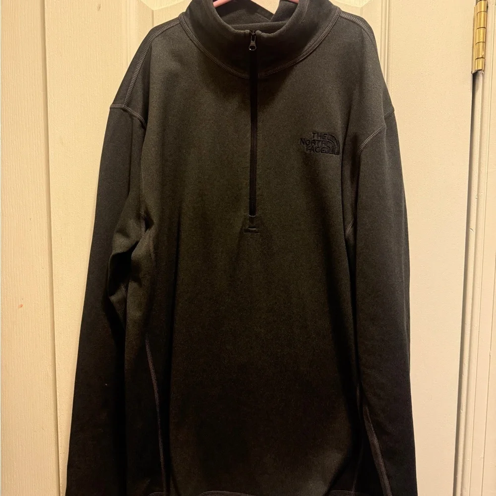 The North Face Black Quarter-Zip Pullover unisex